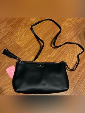 New kate spade Amy black leather crossbody pouch with gold logo